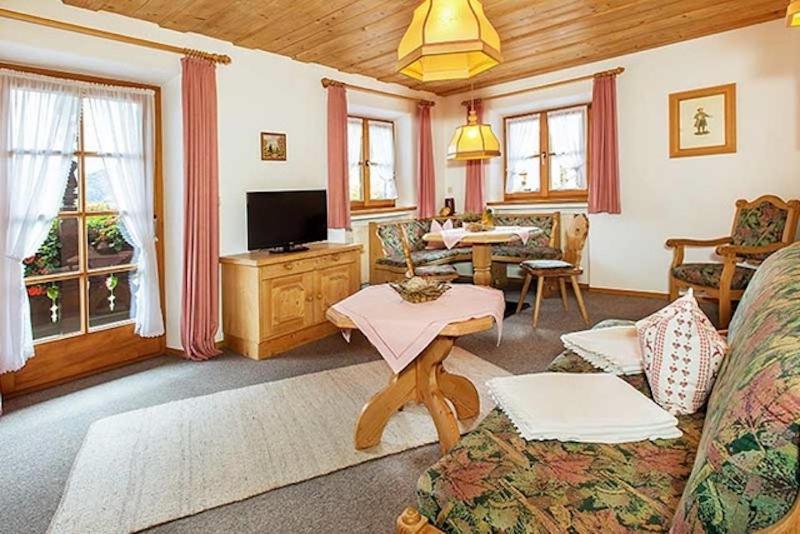 Gaestehaus Menkenbauer Ruhpolding Luaran gambar